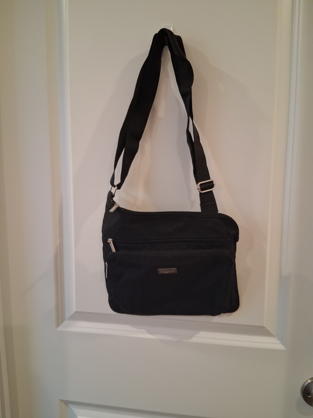 Baggallini Black Crossbody Bag with Front Zip Pockets